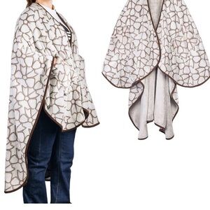Wearable Blanket Poncho With Pockets, Fleece Shawl Wrap Blanket